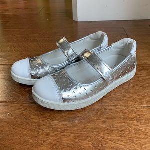 Primigi silver leather Mary Janes size 29